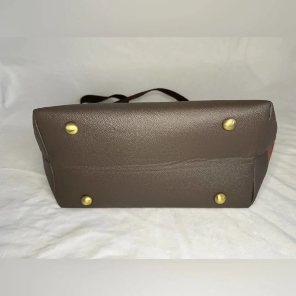 Tailfour Dog Bag Carrier Brown Leather with External Pockets and Handles